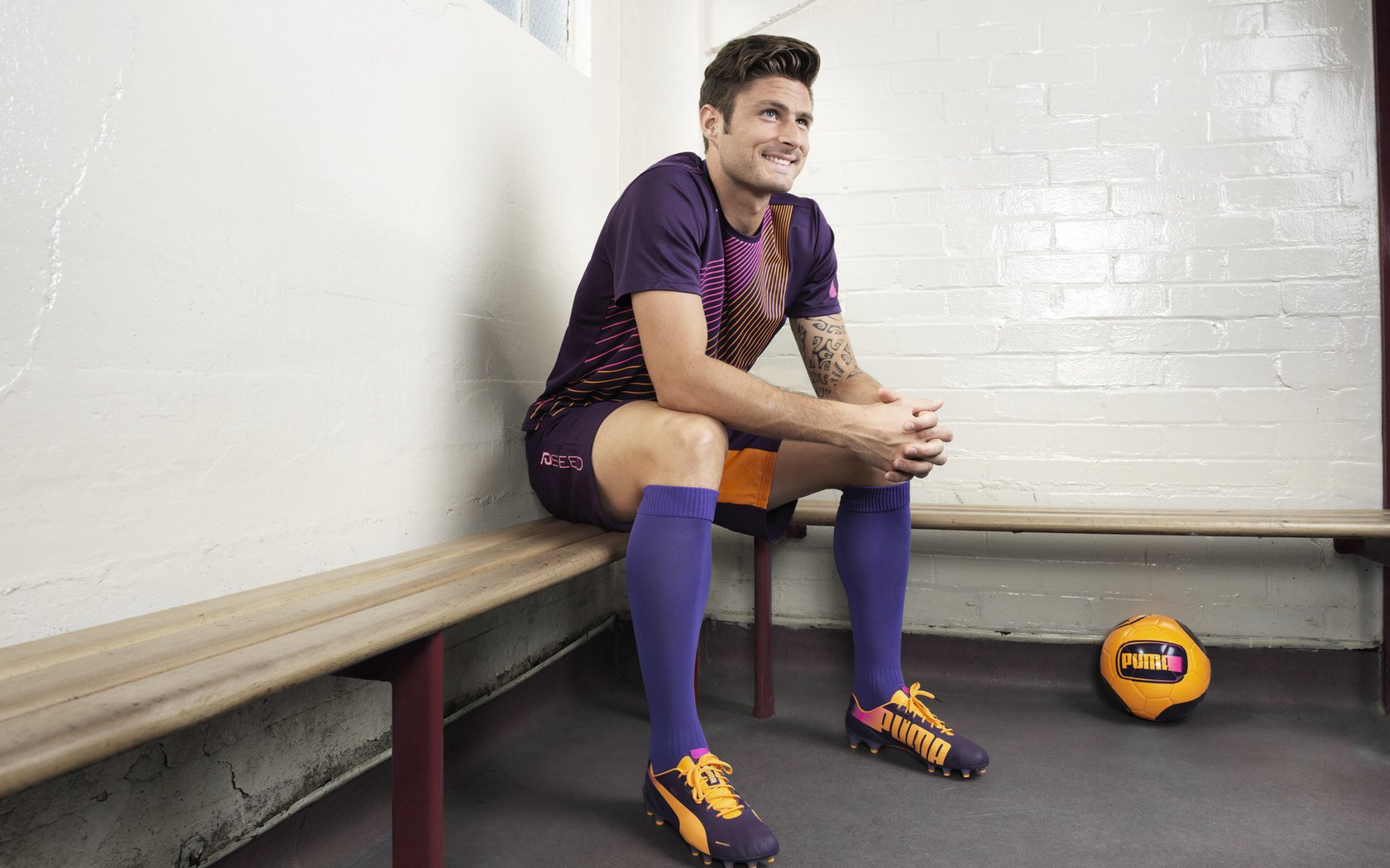 弗赖堡利用短传渗透提升控球优势，弗赖堡外号